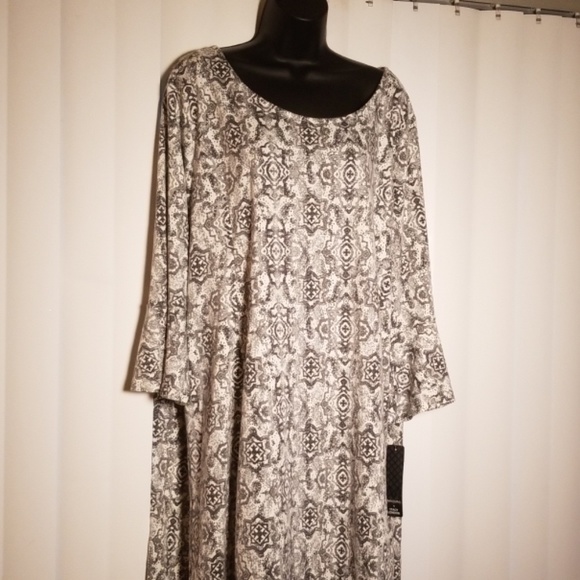 Lantern/Bell Sleeve Dress 3x nwt - Picture 5 of 6